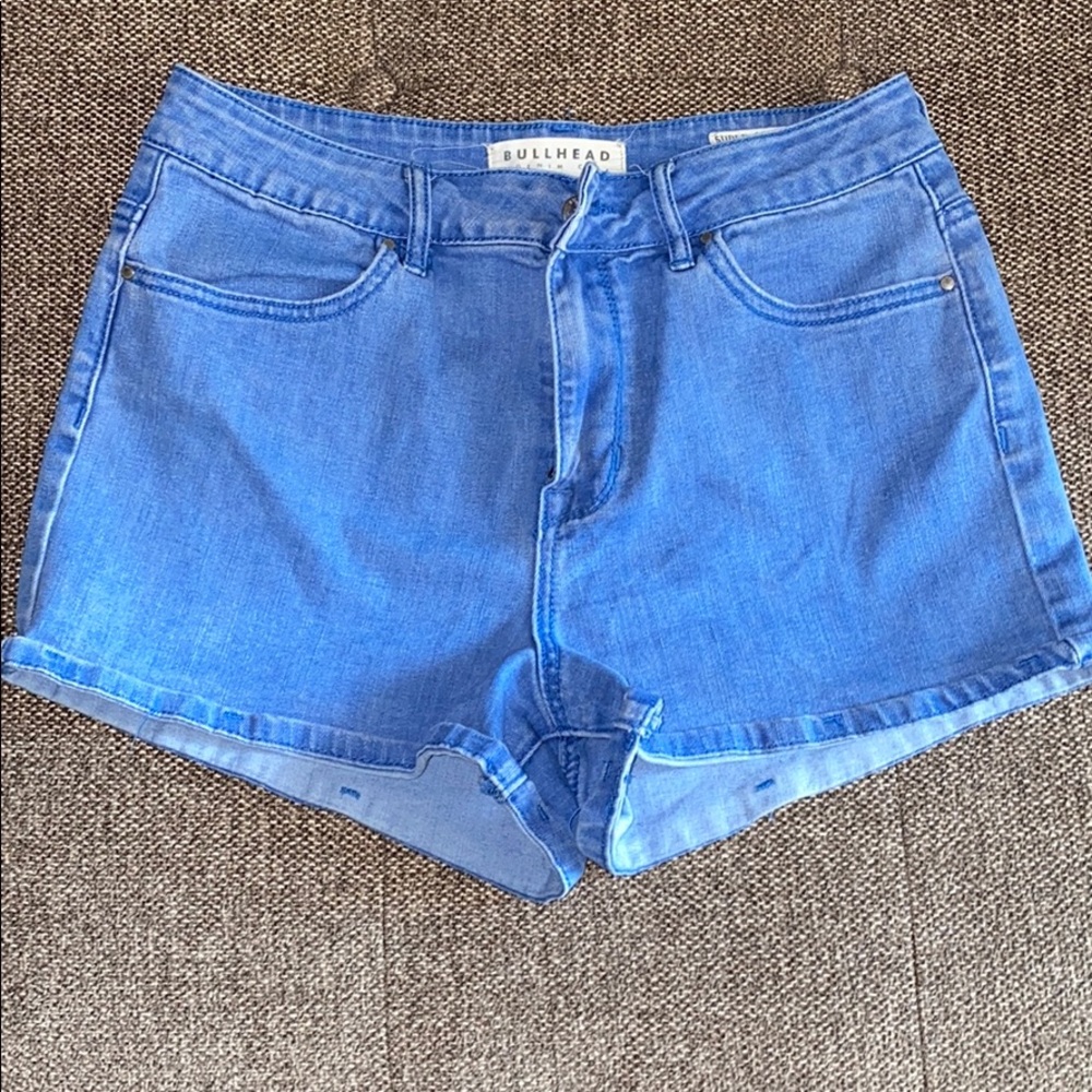 Super cute high rise denim shorts